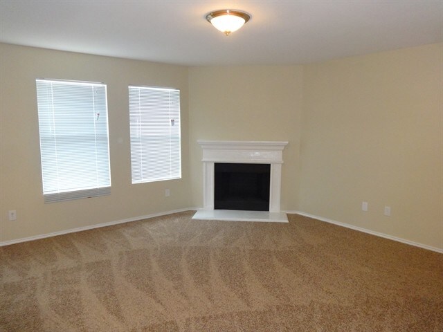 Foto del edificio - 1120 Boxwood Dr