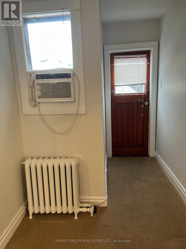 Building Photo - 440 Avenue Rd