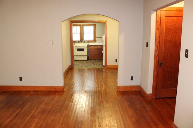 Building Photo - Fenced yard in heart of Decatur!