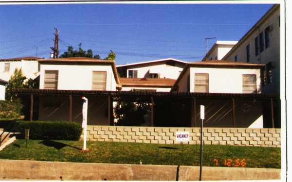 Primary Photo - 10910-10918 Rochester Ave