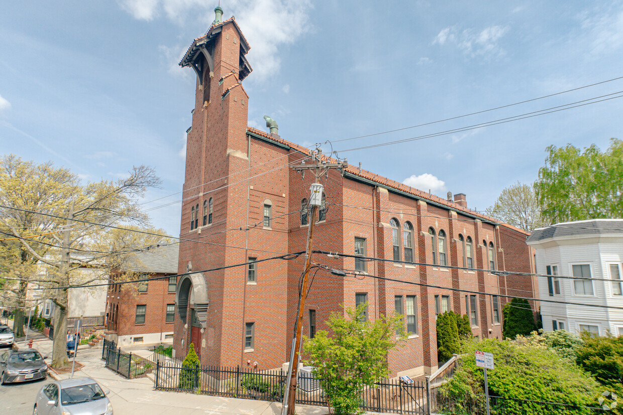 424 Windsor Street - Windsor Street Condominiums