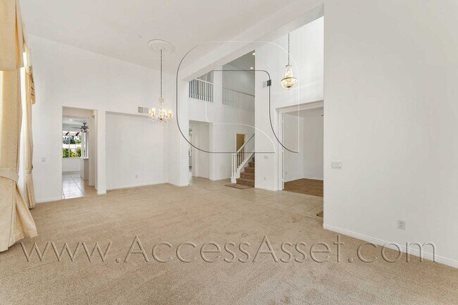 Foto del edificio - Huge 5 Bed/ 3.5 Bath Home In Desirable Gated Rancho Madera community In Temecula!