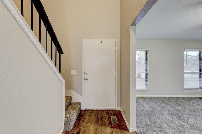 Foto del edificio - 816 N Briarcliff Dr
