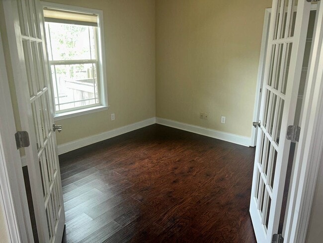 Building Photo - 9930 Summer Woods Cir N