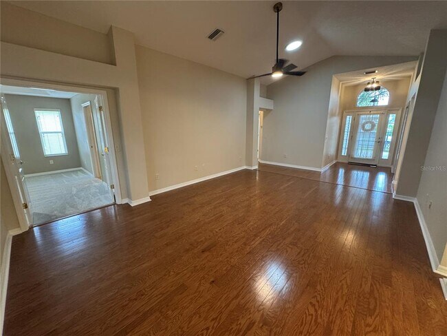 Building Photo - 436 Kingston Way