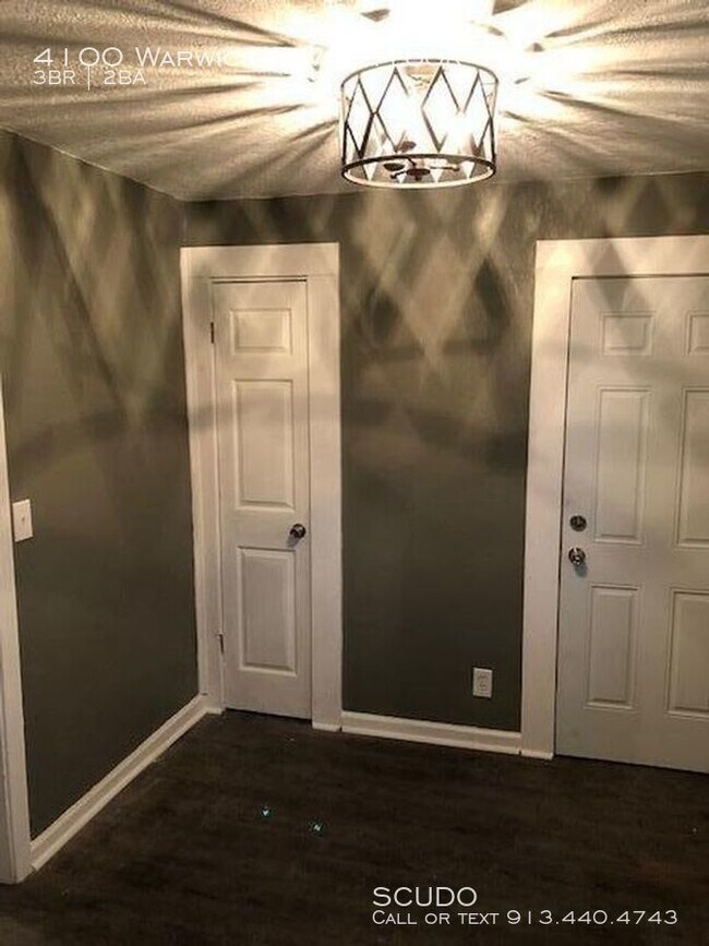 Building Photo - Beautiful, Newly Renovated Triplex!