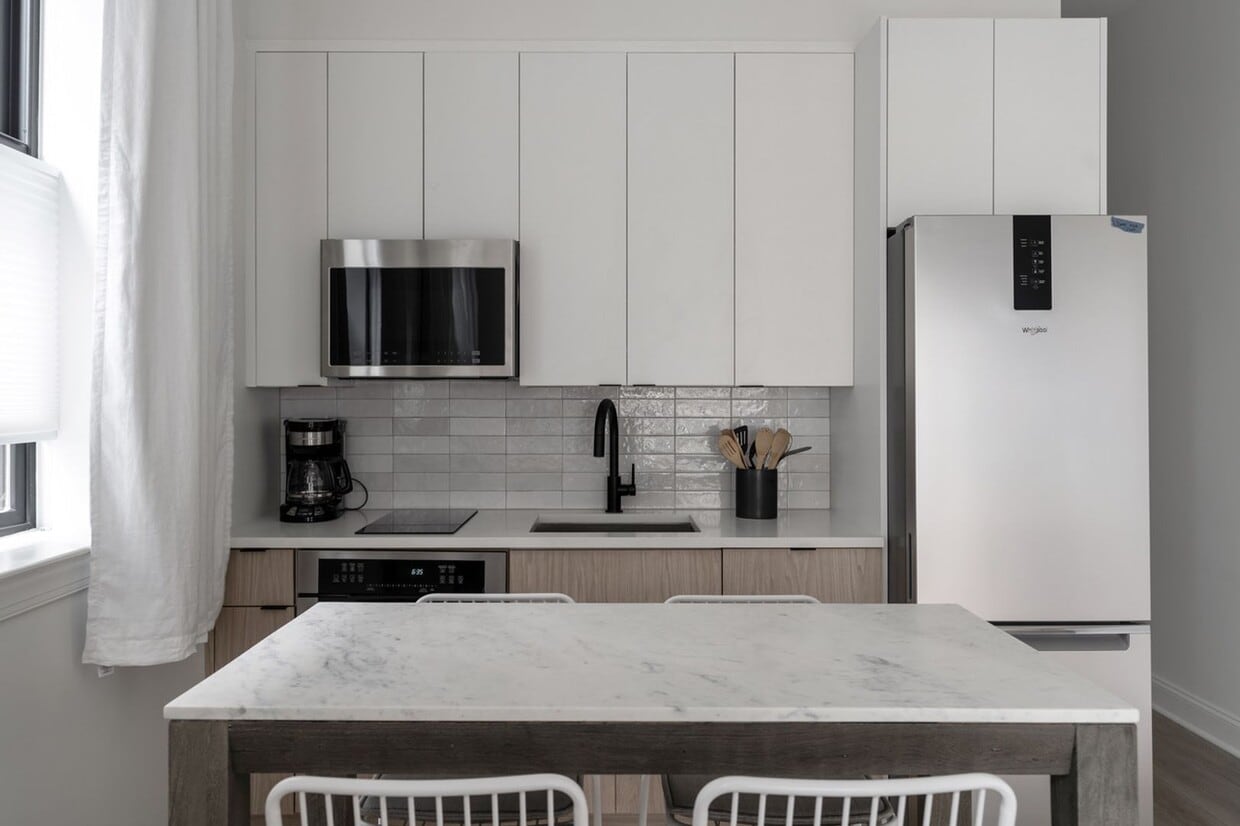 Building Photo - 3929 Pine St