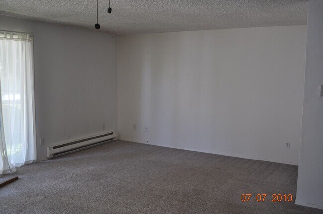 Building Photo - 409 - Palmer