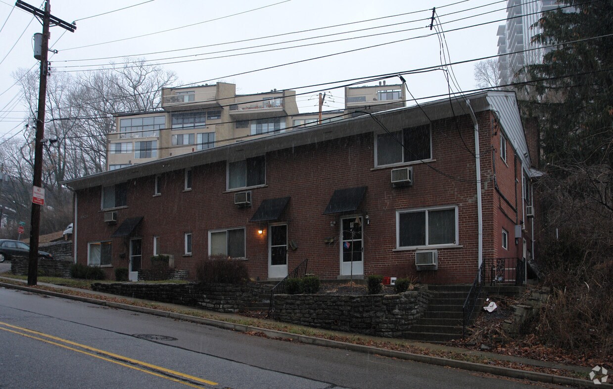 Foto principal - 1920 Kemper Ln