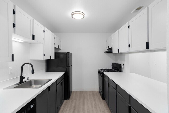 Foto del edificio - The Rosewood Apartments