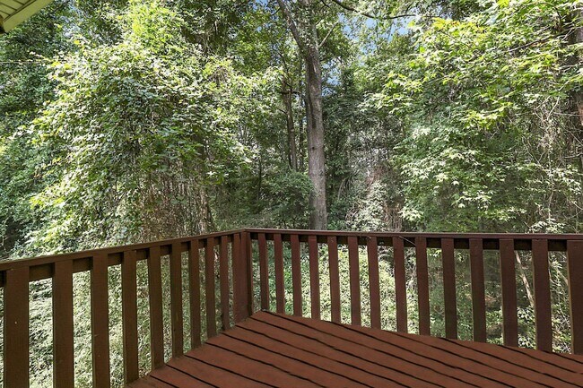 Foto del edificio - 1229 Creek Forest Ct NW