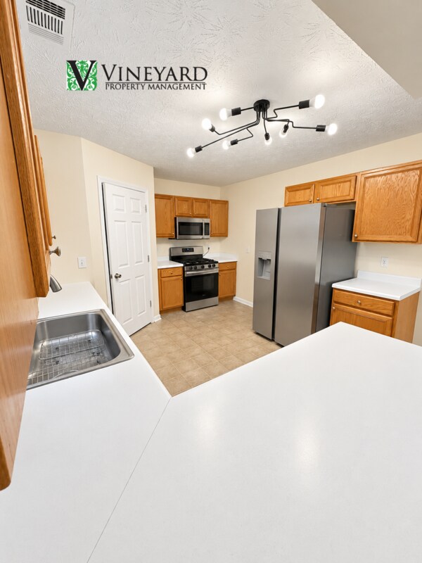 Building Photo - 3713 Crescent Hill Ln