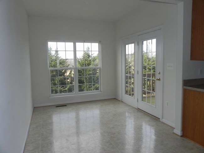 Building Photo - Townhouse for Rent in Culpeper