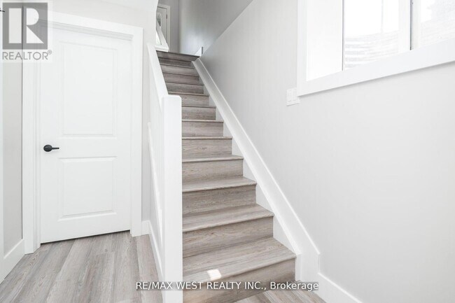 Photo du bâtiment - 172 Cundles Rd W