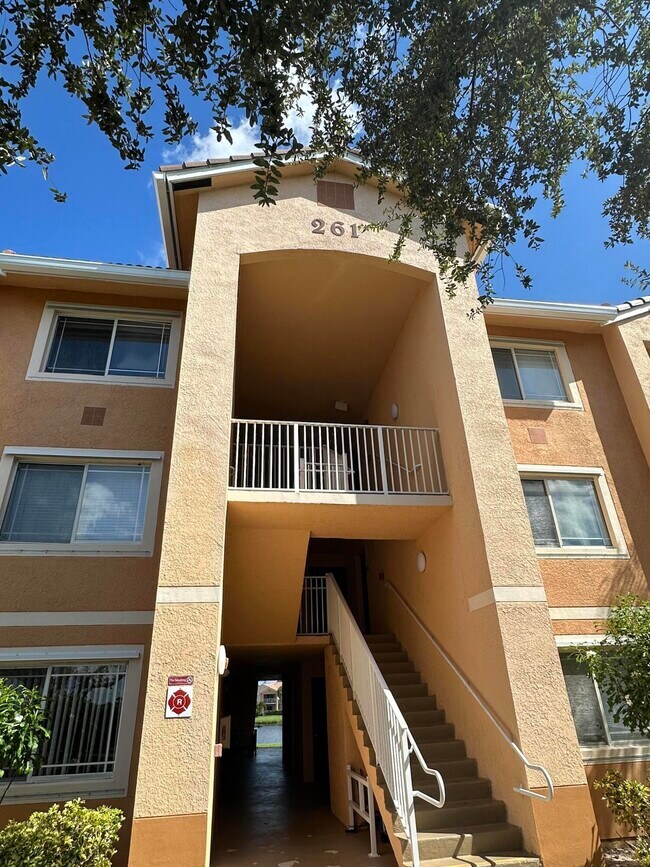 Foto del edificio - 261 SW Palm Dr