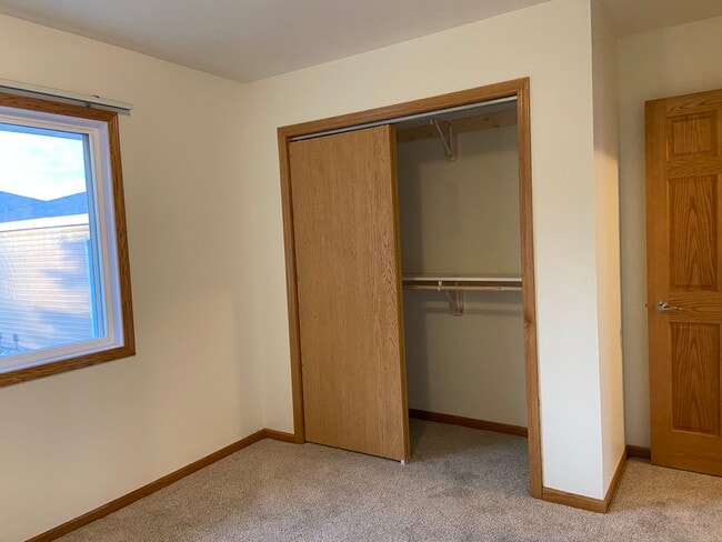 Large Closets - 2113 S Main St