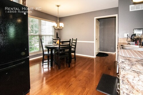 Foto del edificio - 14868 Robinson St
