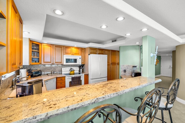 Building Photo - 3000 S Ocean Dr