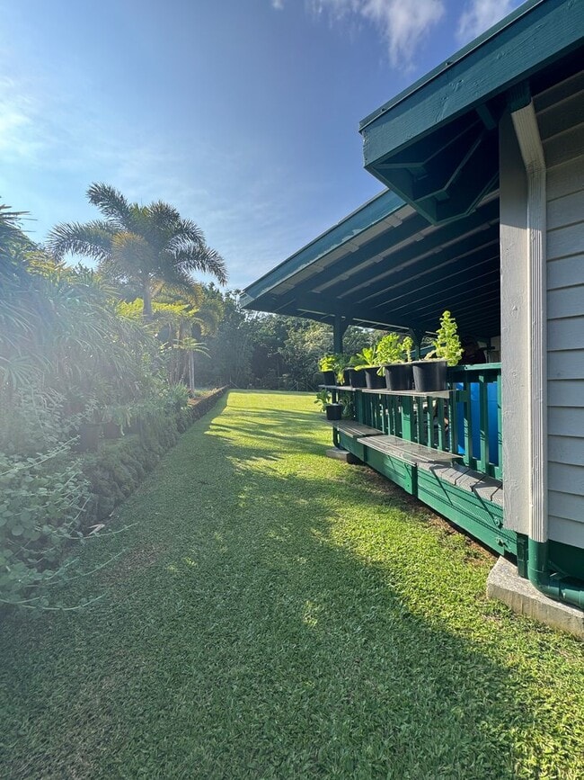 Building Photo - Fully Furnished- All Utilities Included- 3 Bedroom/ 2.5 Bath