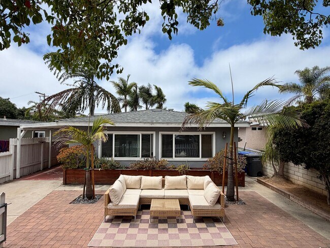 Foto del edificio - Classic Carlsbad Beach Bungalow