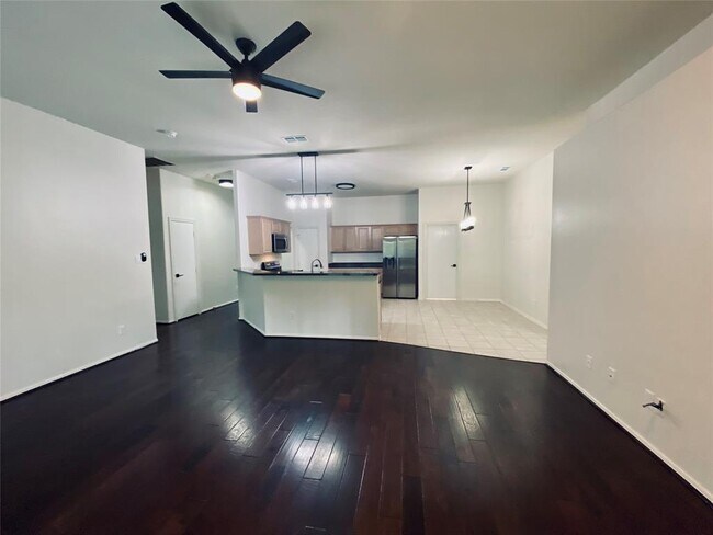 Foto del edificio - 5810 Sugar Bush Dr