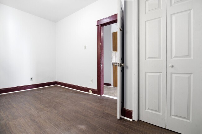 Foto del edificio - 35 W 52nd St