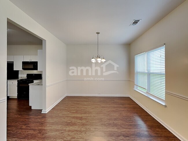 Foto del edificio - 2425 Valley Creek Dr