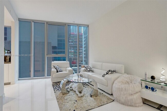 Building Photo - 300 Biscayne Blvd Way