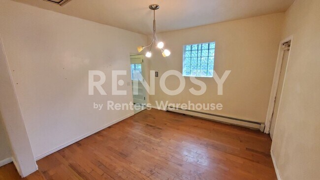 Building Photo - 2225 S Cherry St