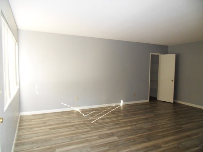 Building Photo - 157 Vera Cir