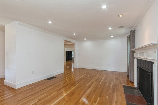 Building Photo - 37 Philbrick Rd