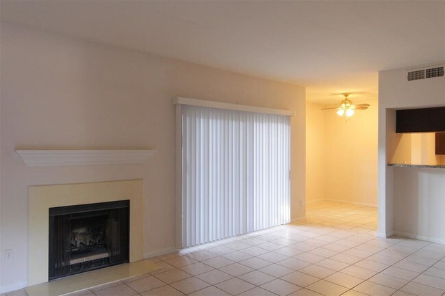 Building Photo - 6500 Harbor Town Dr