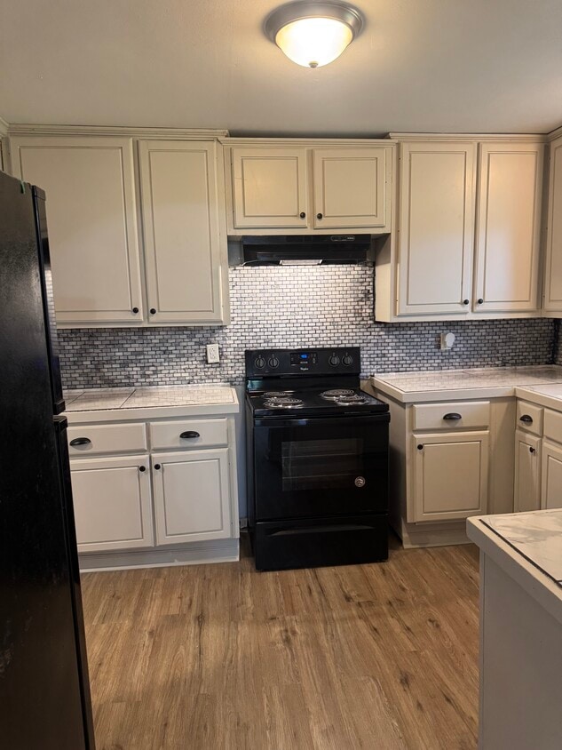 Kitchen - 58430 Barrow St