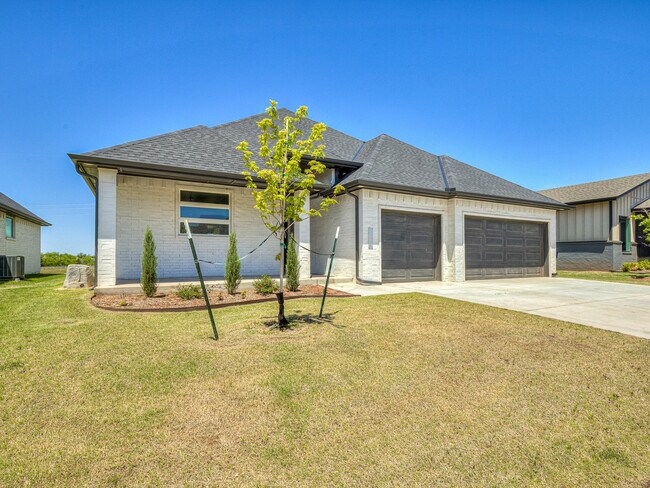 Foto del edificio - 15233 Caspian Ln