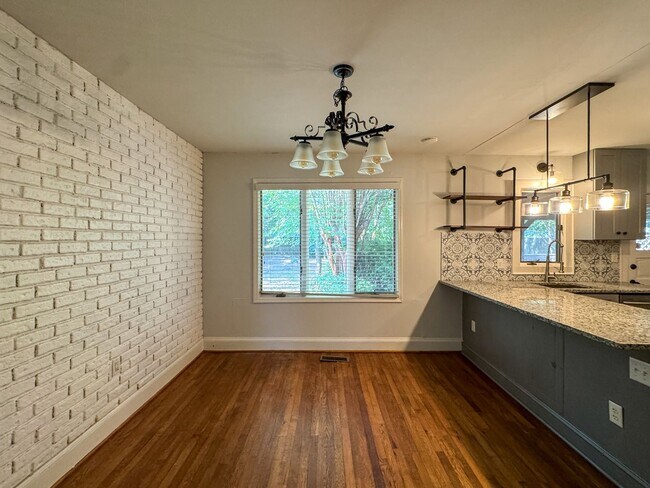 Foto del edificio - Charming 2 Bed 1.5 Bath Home in Haymount