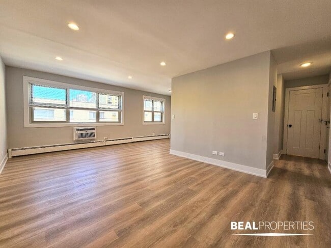 Building Photo - 1 bedroom in CHICAGO IL 60657
