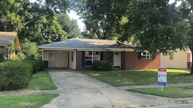 Foto del edificio - 2805 Belmoor Ave