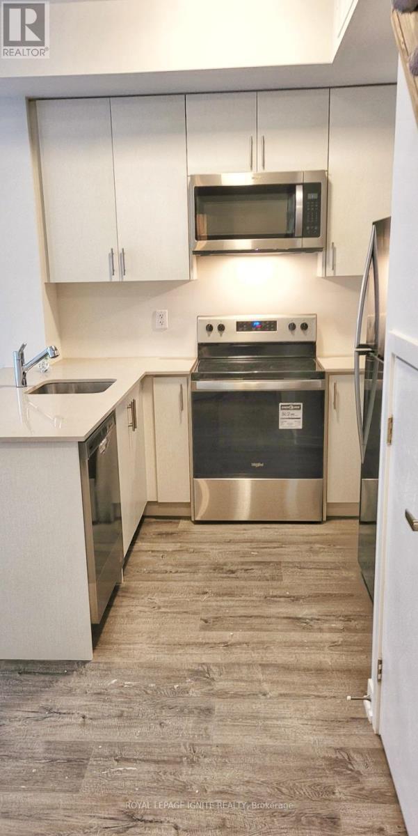 Building Photo - 3556-3556 Colonial Dr