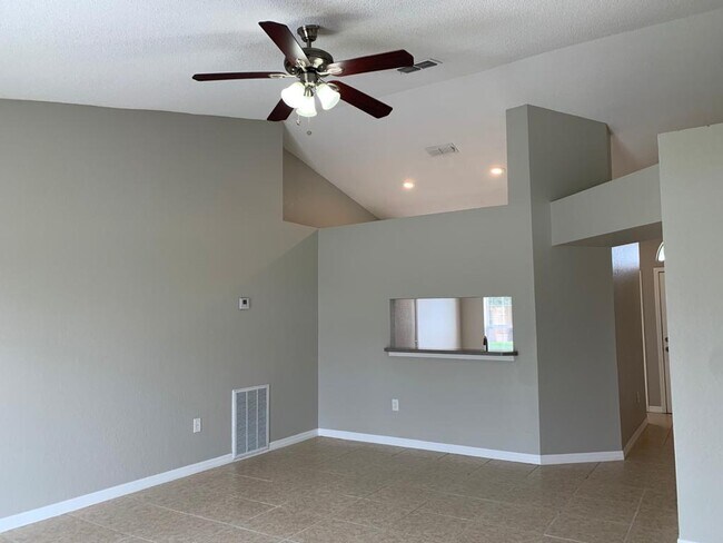 Foto del edificio - 6017 Live Oak Drive