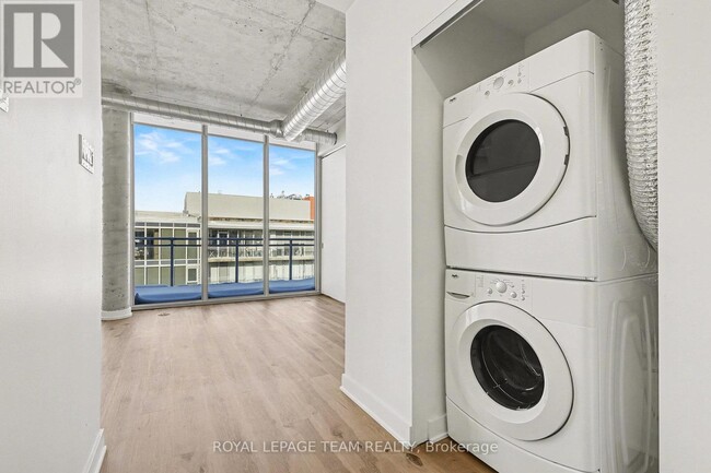 Building Photo - 360 McLeod St