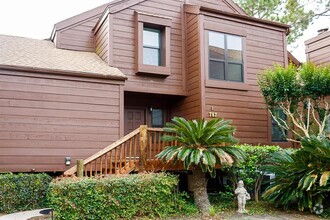 Building Photo - 787 Davis Rd