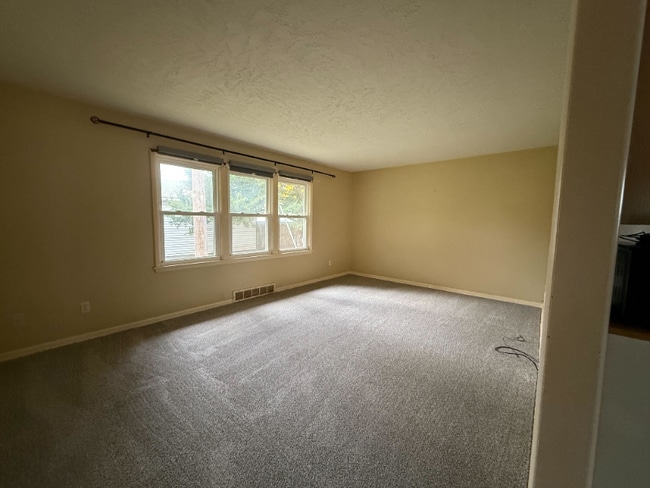 Building Photo - 221 S Thomas St