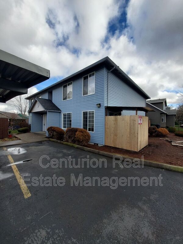 Building Photo - 1019 Boedies Dr