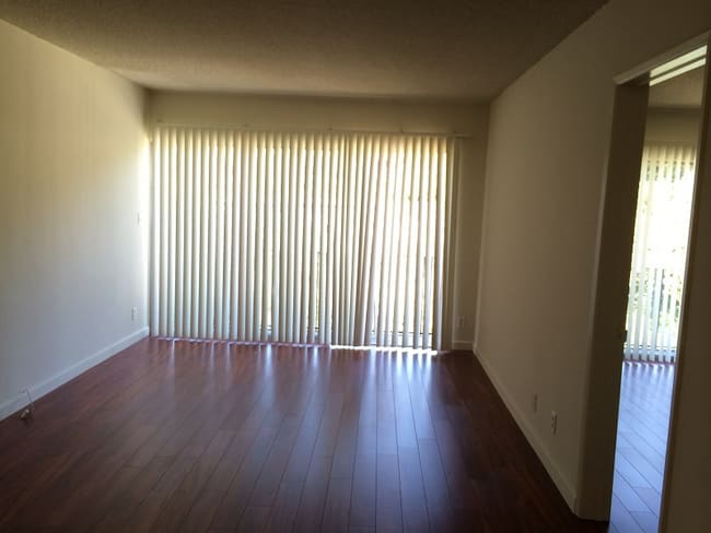 Photo - 530 Veteran Ave Apartment