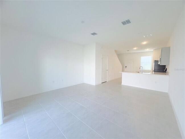 Building Photo - 3014 Skyline Lp