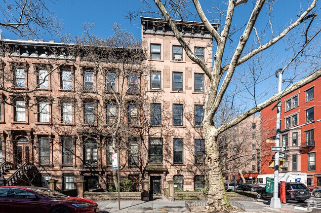 Building Photo - 28 8th Ave