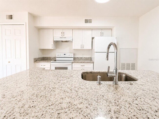 Foto del edificio - 4702 Sutton Terrace