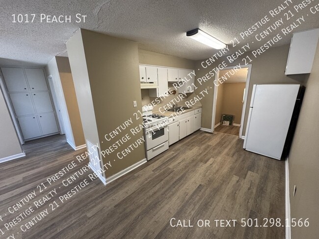 Building Photo - 1017 Peach St