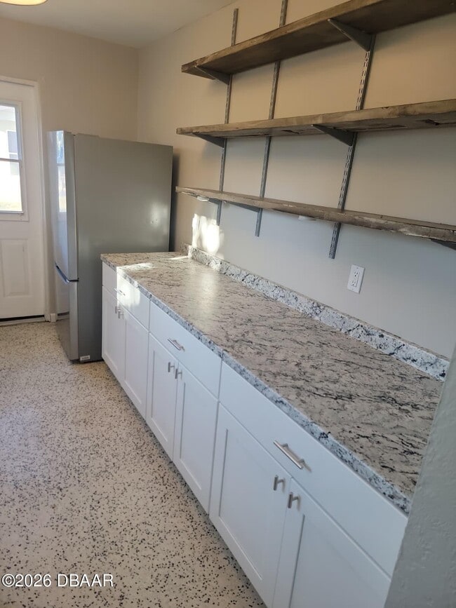 Building Photo - 1442 John Anderson Dr