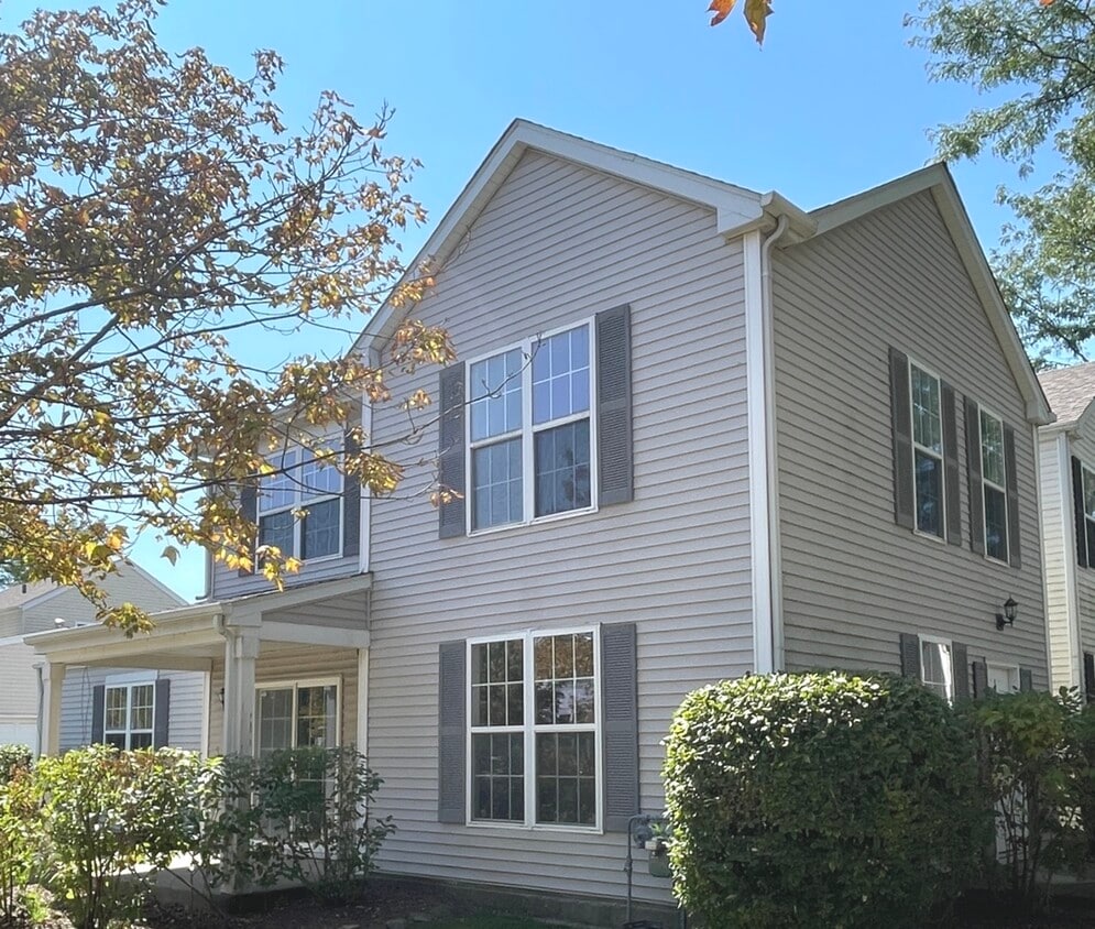 Primary Photo - 1069 Symphony Dr